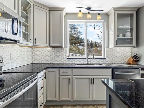 4th image of 4344 Hawkins Glen Way