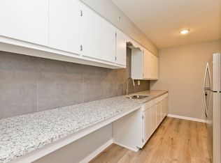 722 Walnut St #5, Waukegan, IL 60085