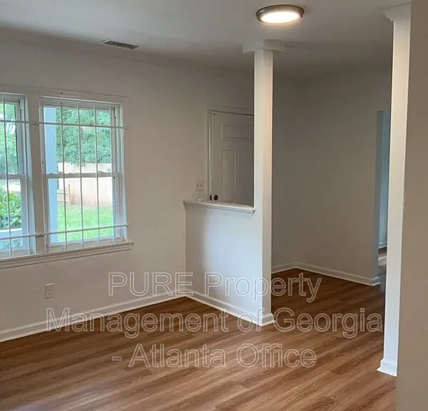 1809 Ellington St — Photo 4