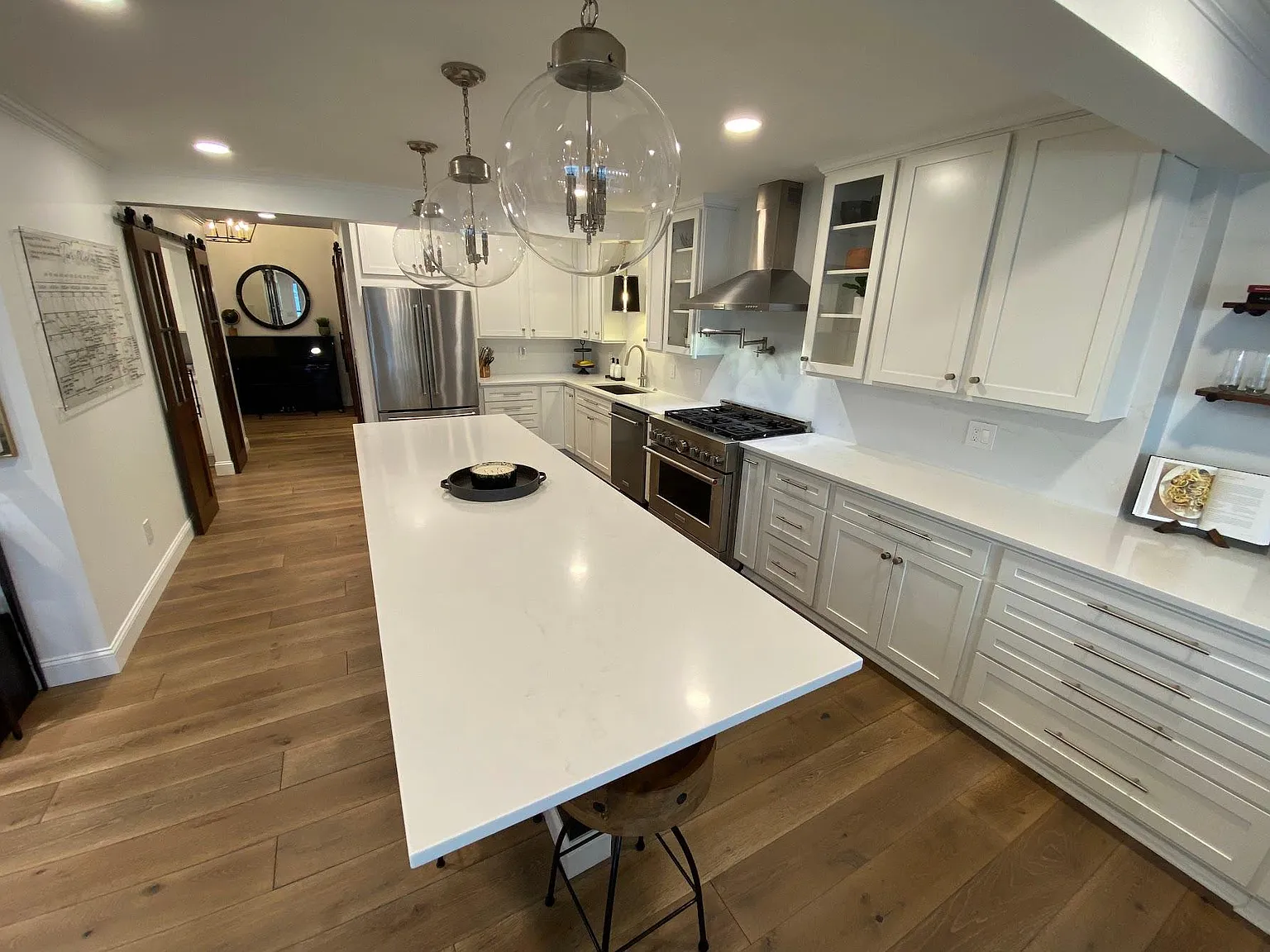4 bed, 3.5 bath, 3250 sqft, $6,000 — Photo 2
