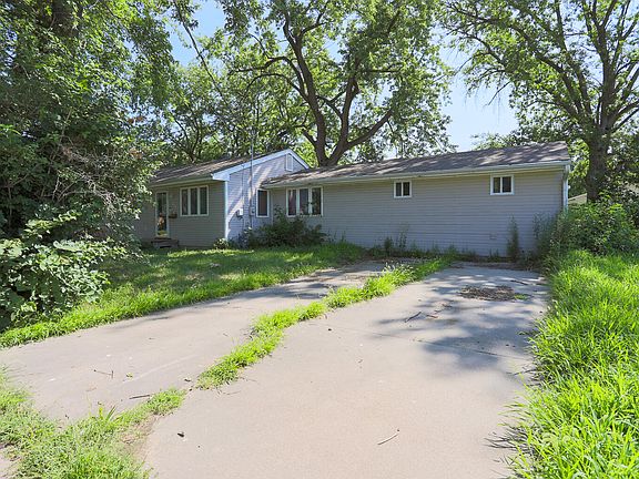 2nd image of 717 N 32nd St
