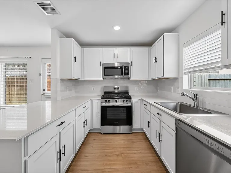 3039 Ash Ray Dr — Photo 15