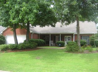1806 Lake Trace Dr, Jackson, MS 39211