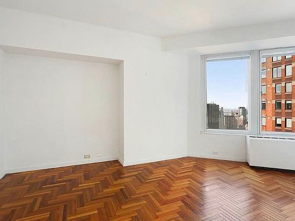 4th image of 150 W 56th St APT 5303
