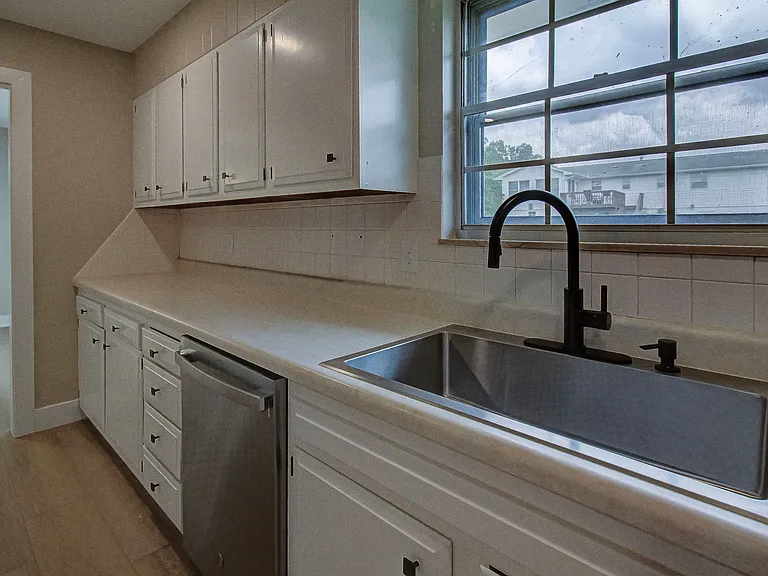 9521 Mobile Dr — Photo 9