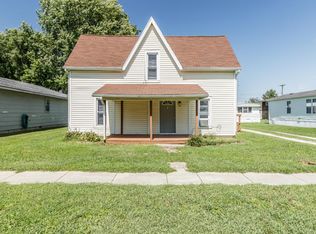 650 E 7th St, Neoga, IL 62447