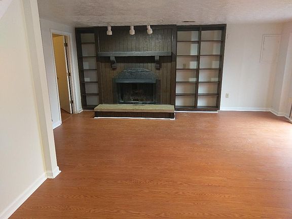 2nd image of 431 Whispering Hills Dr