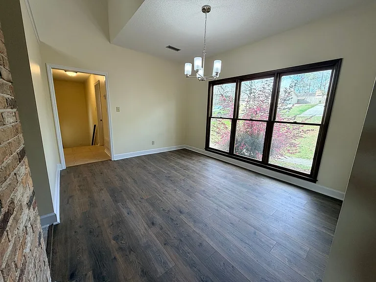 2124 Northwood Cir — Photo 9
