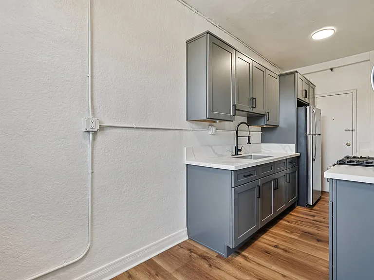 5870 Franklin ave — Photo 15