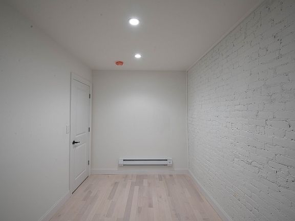 4th image of 620 E 6th St #9A