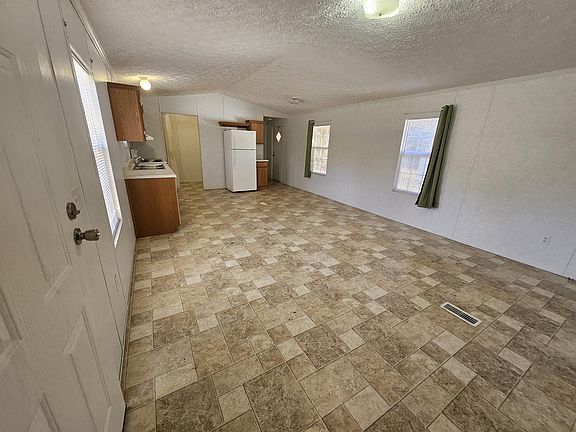 3rd image of 132 Chester White Dr