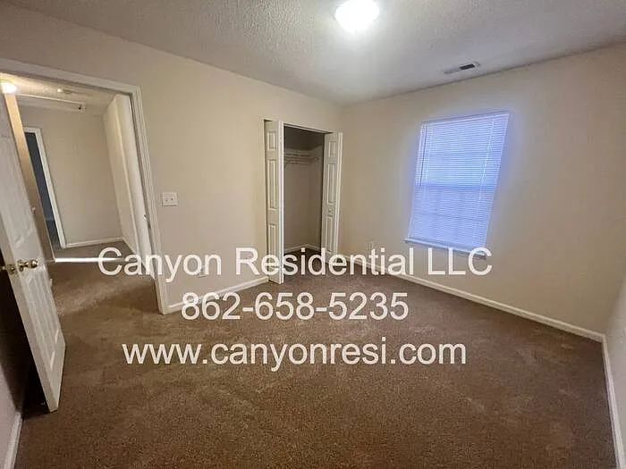223 Julian Pond Ln — Photo 17