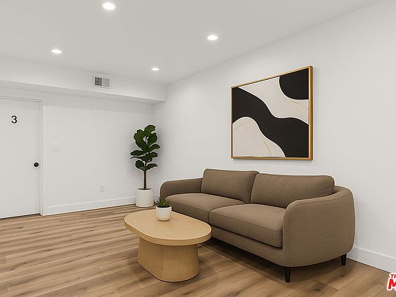 5th image of 1110-1112 W 40th Pl