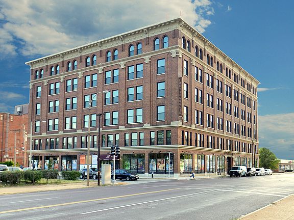 Lofts at Euclid