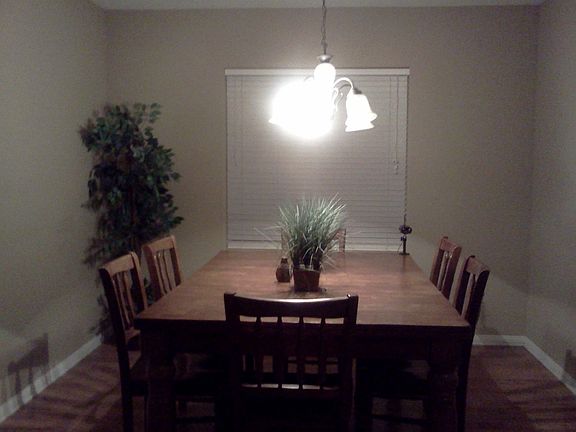 3rd image of 6025 Glenborough St