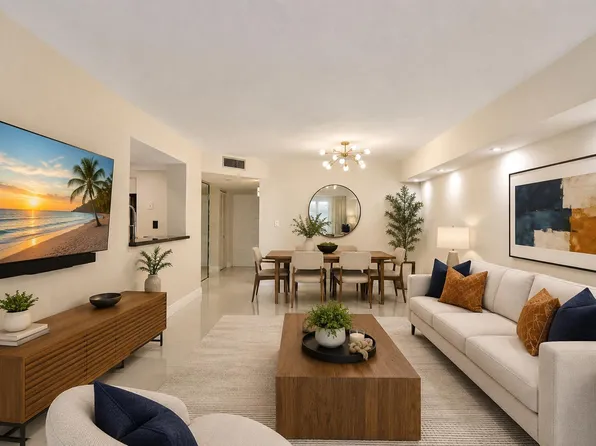 1900 Sabal Palm Drive #106, Davie, FL 33324