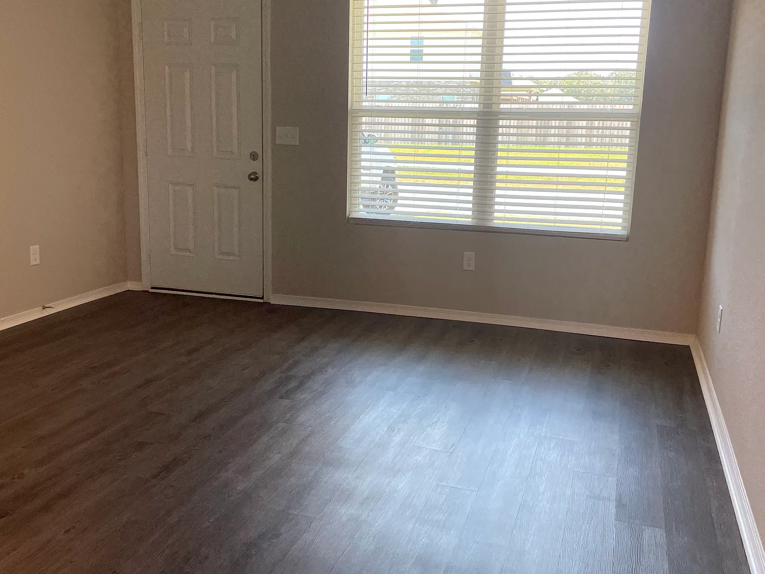 3 bed, 1243 sqft, $1,550 — Photo 3