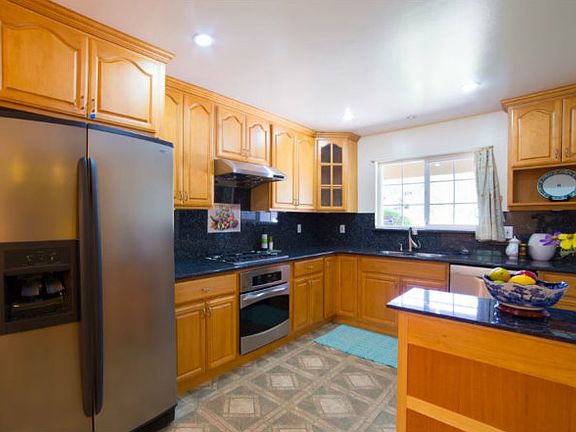 3rd image of 2902 Scottsdale Dr