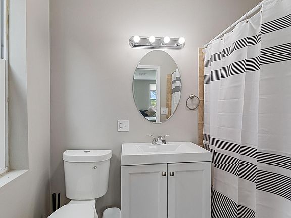 Bathroom "D"
Rooms: 3D, 2D, 1D