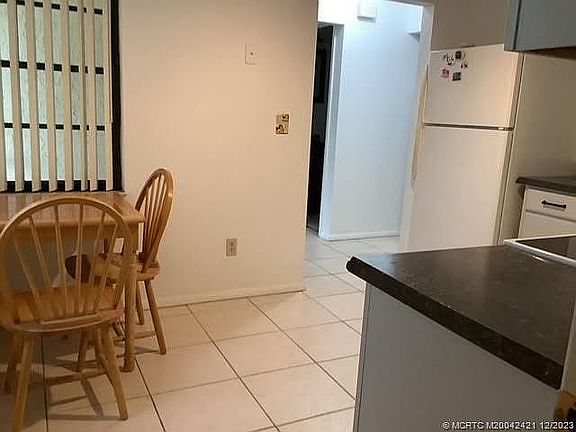 3rd image of 2277 SE Breckenridge Cir