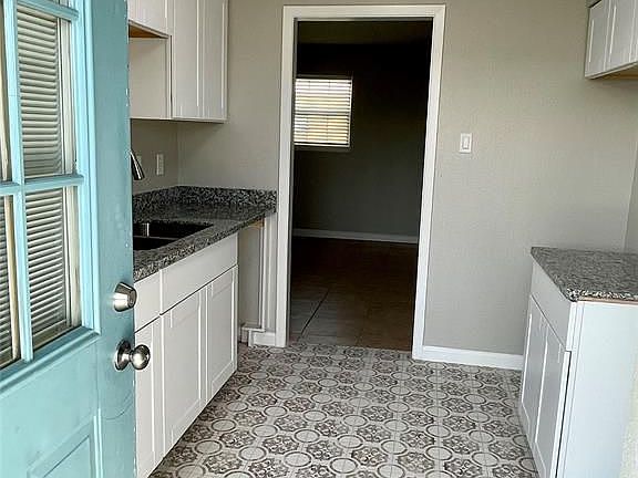 3rd image of 1914 Larrabee St #7