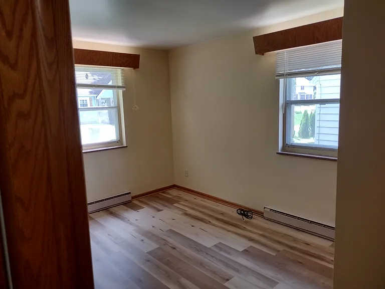 824 Arbor St — Photo 12