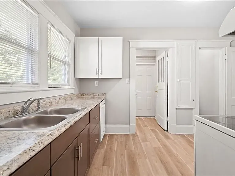 1203 Vance St — Photo 15