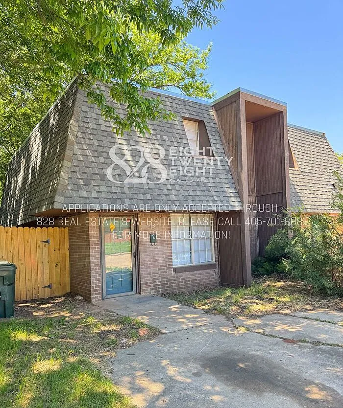 2 bed, 1.5 bath, 1156 sqft, $995 — Photo 2