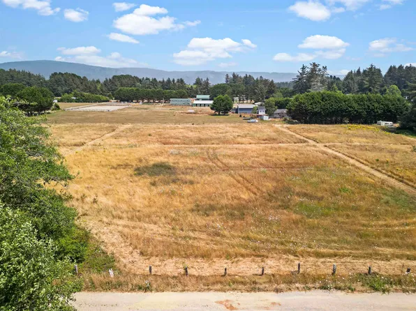 1300-1300 Morehead Rd #B, Crescent City, CA 95531