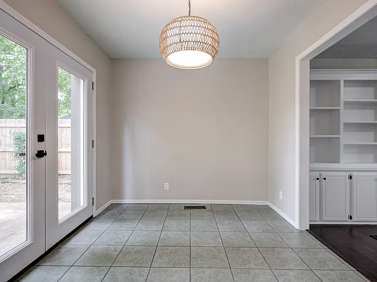 605 Springwood St — Photo 7
