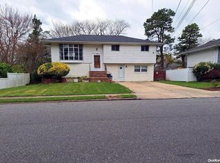 234 Osceola Ave, Deer Park, NY 11729