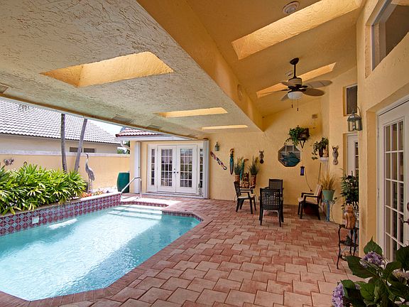 4th image of 6074 Golf Villas Dr
