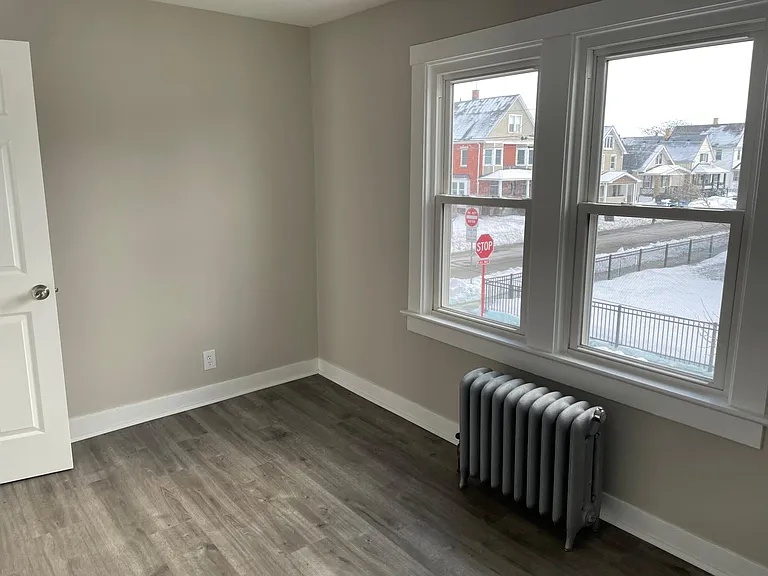2042 Quail St #4 — Photo 5