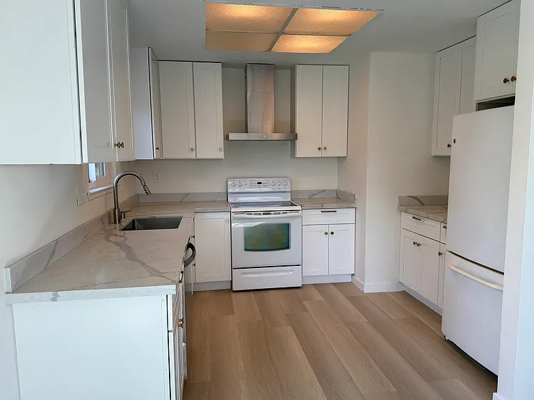 723 Kelmore St — Photo 7