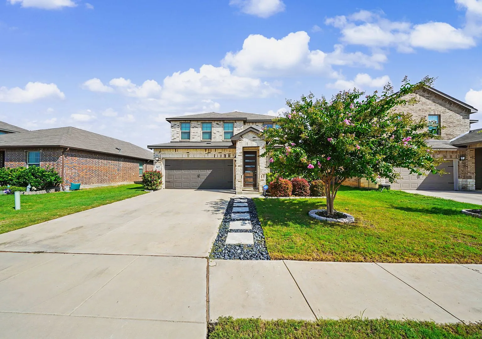 Spacious 5-Bedroom Home in Schertz - Realtor Commission: $650 — Photo 2