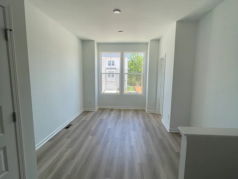 3324 Bomore Rd — Photo 2