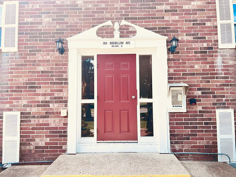 35 Berlin St #11 — Photo 10