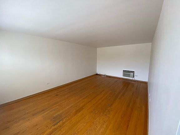 4th image of 6800 Montrose Ave #2A