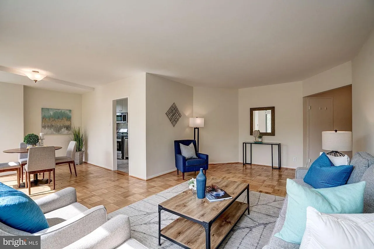 2 bed, 1212 sqft, $3,300 — Photo 4