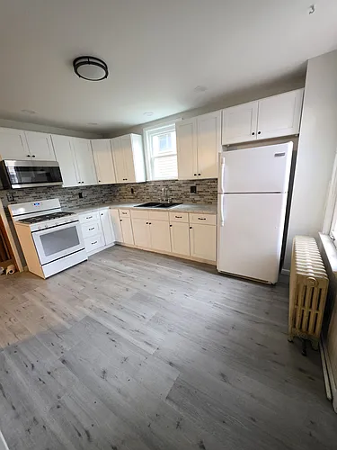261 Ashland Ave #2 Photo 1