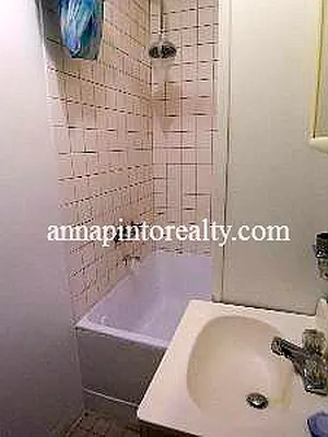 Sold by Anna Pinto Realty | media 19