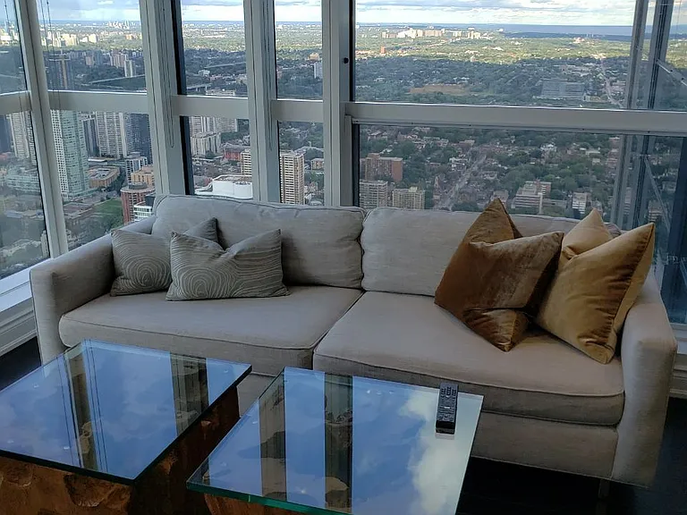 388 Yonge St #7401 — Photo 7