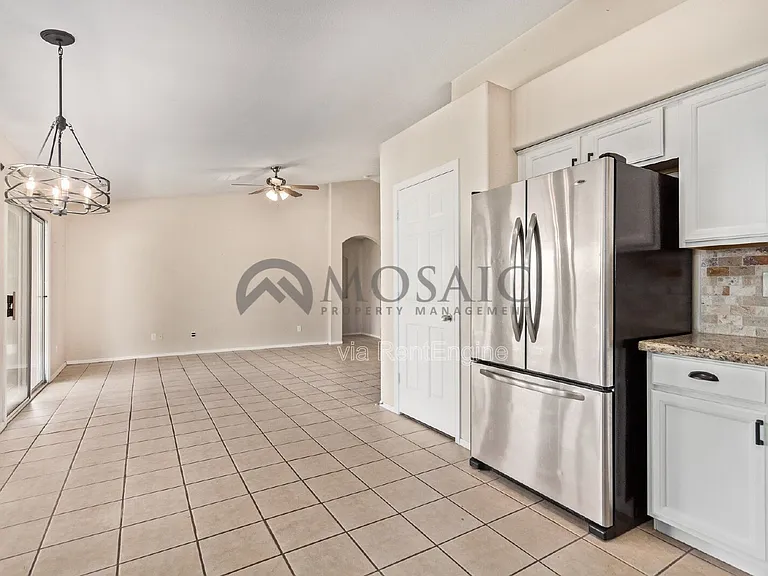 2135 E Brooks St — Photo 16
