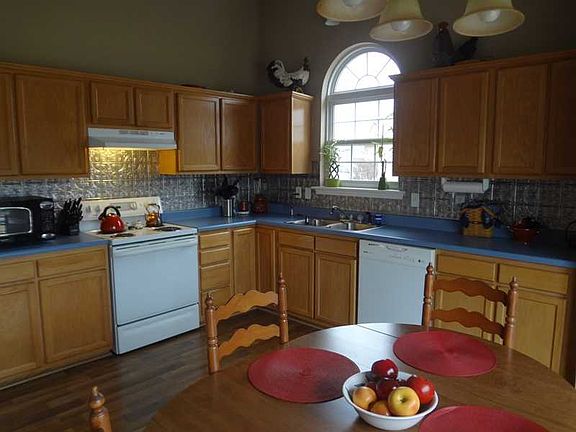 4th image of 257 Pixy Ct
