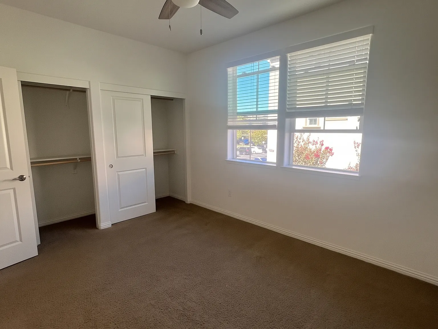 3 bed, 1652 sqft, $4,200 — Photo 4