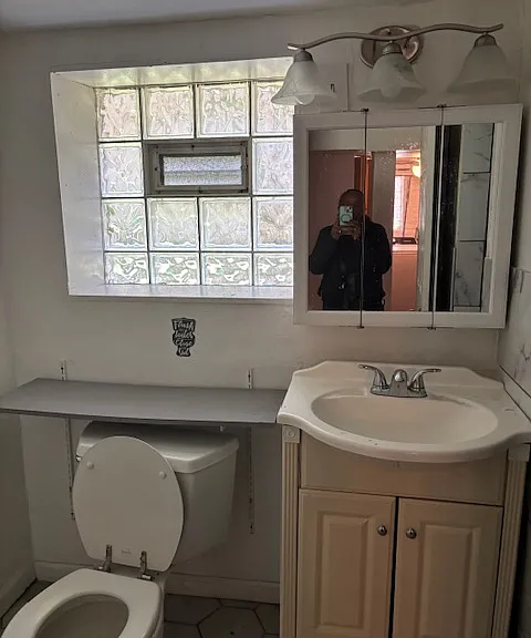 Bathroom (Basement)