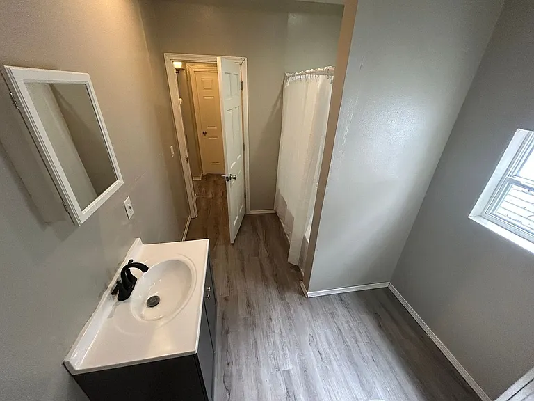 2347 Rosedale Ave — Photo 10
