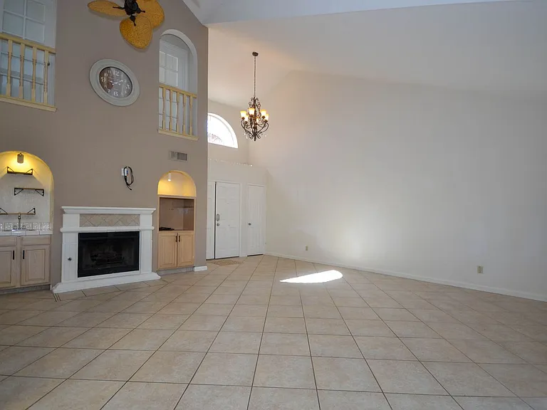 2911 Country Club Dr — Photo 8