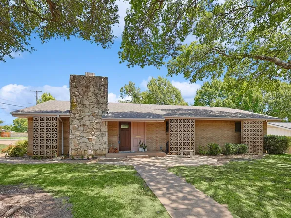3801 Brookdale Rd, Benbrook, TX 76116