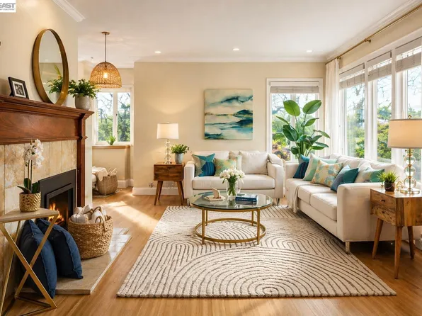 17676 Garland Ct, Castro Valley, CA 94546